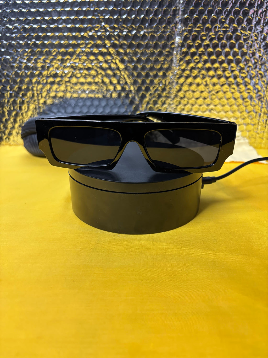 Off White Sunglasses (Black)