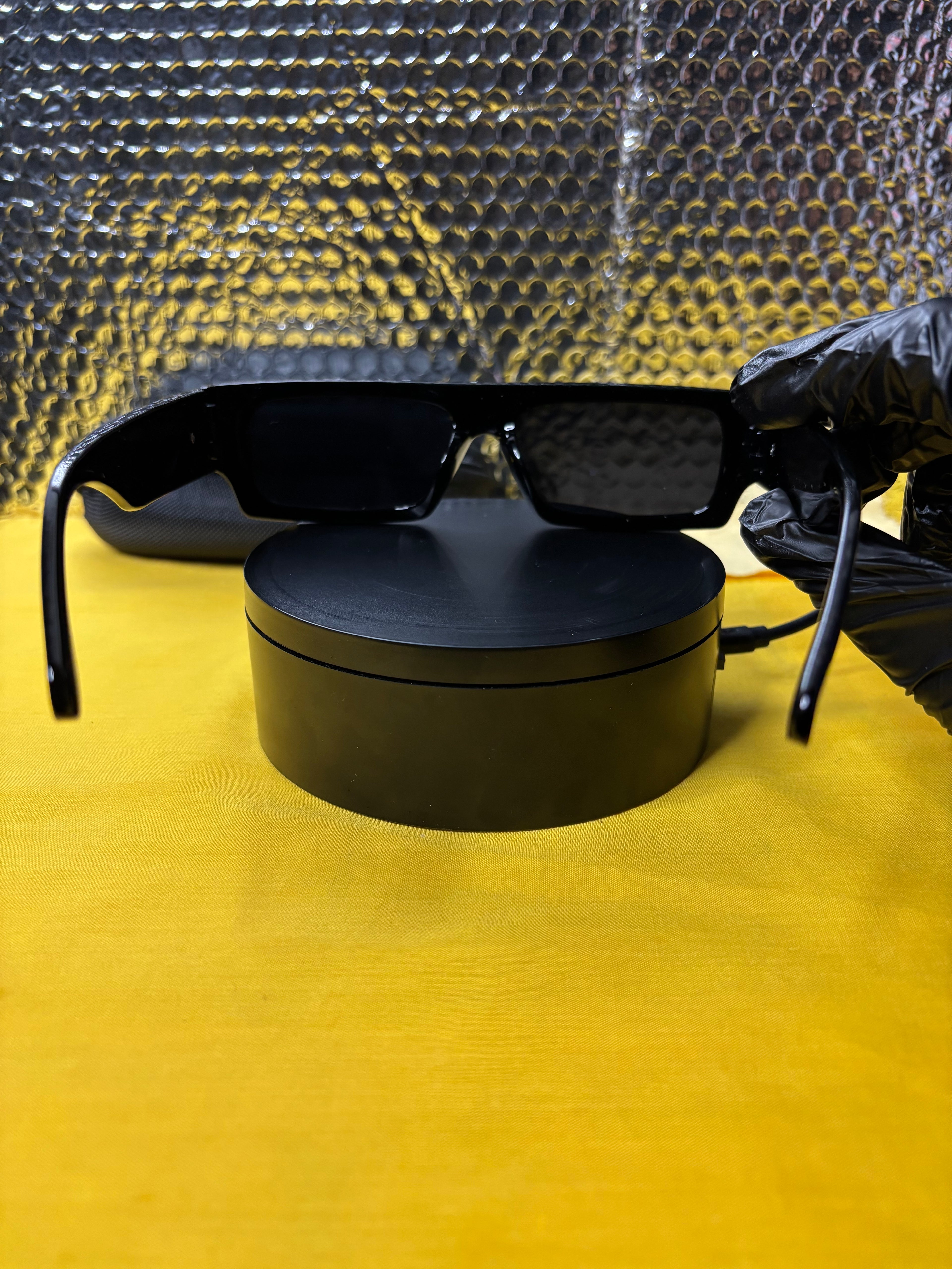 Off White Sunglasses (Black)