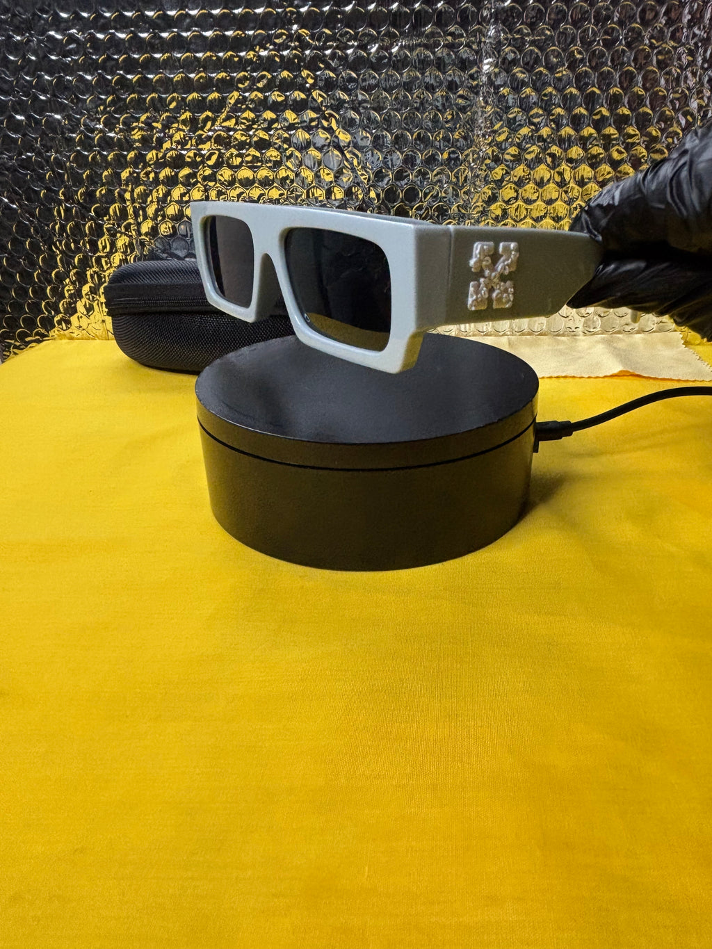 Off White Sunglasses (Grey)
